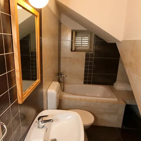 Kuca Na Plazi Podobuče