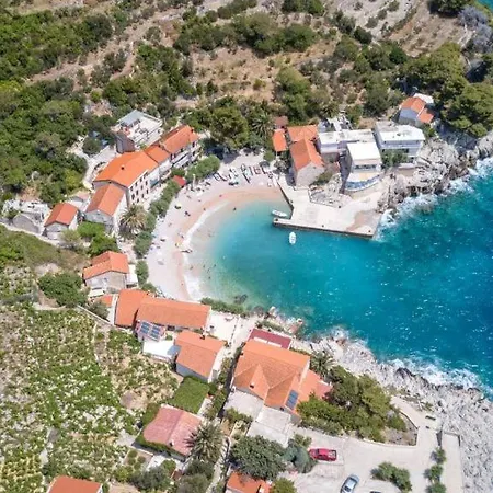 Kuca Na Plazi בית נופש